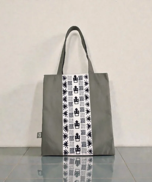 Alternative view of Gye W'ani Tote - Yeşil